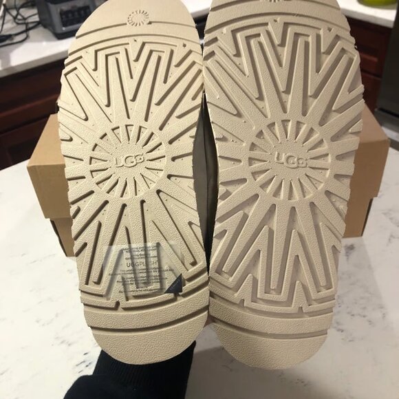UGG Tazz Platform Slipper Sand - Picture 6 of 6